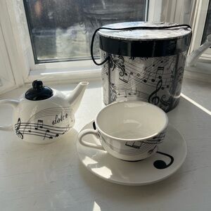 White and Black Musical Note Coffee and Tea Set